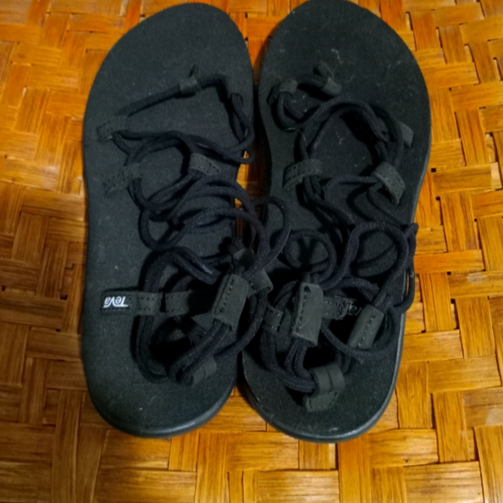Teva womens sz.8 sandals